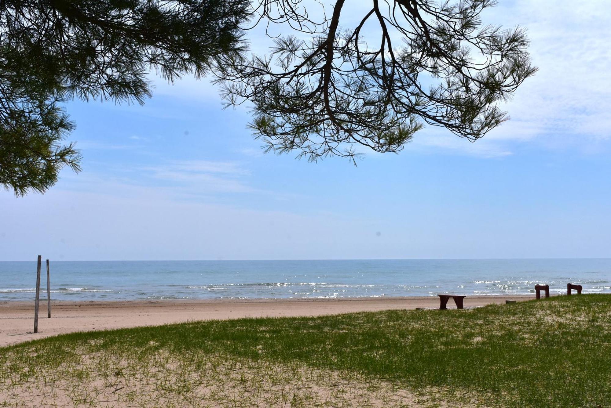Sunrise Beach Oscoda @ Surfside Екстериор снимка